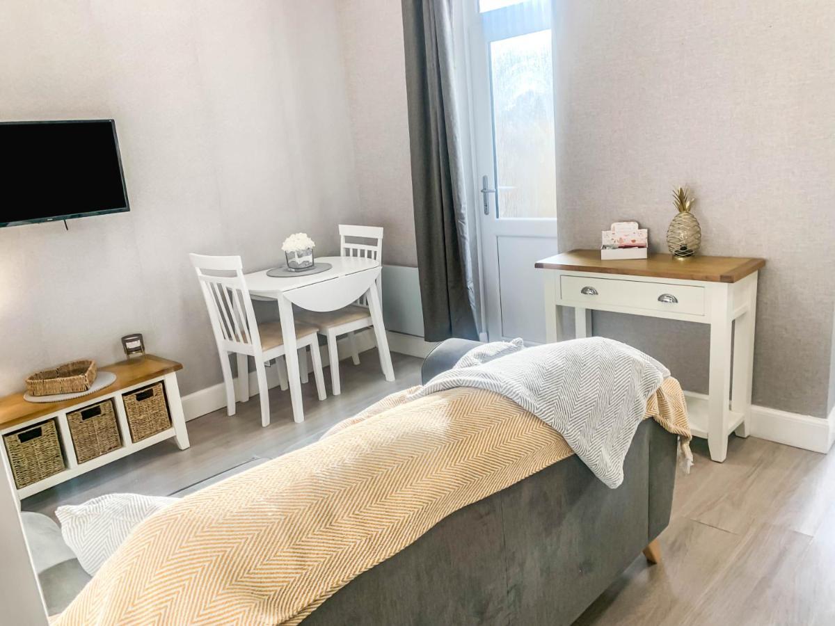 The Rosebery Retreat By The Castle 1-Bed Apartment 인버네스 외부 사진