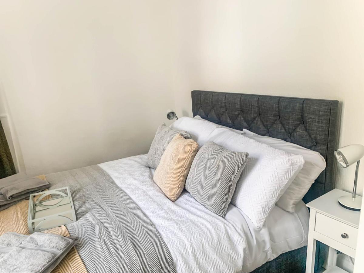 The Rosebery Retreat By The Castle 1-Bed Apartment 인버네스 외부 사진
